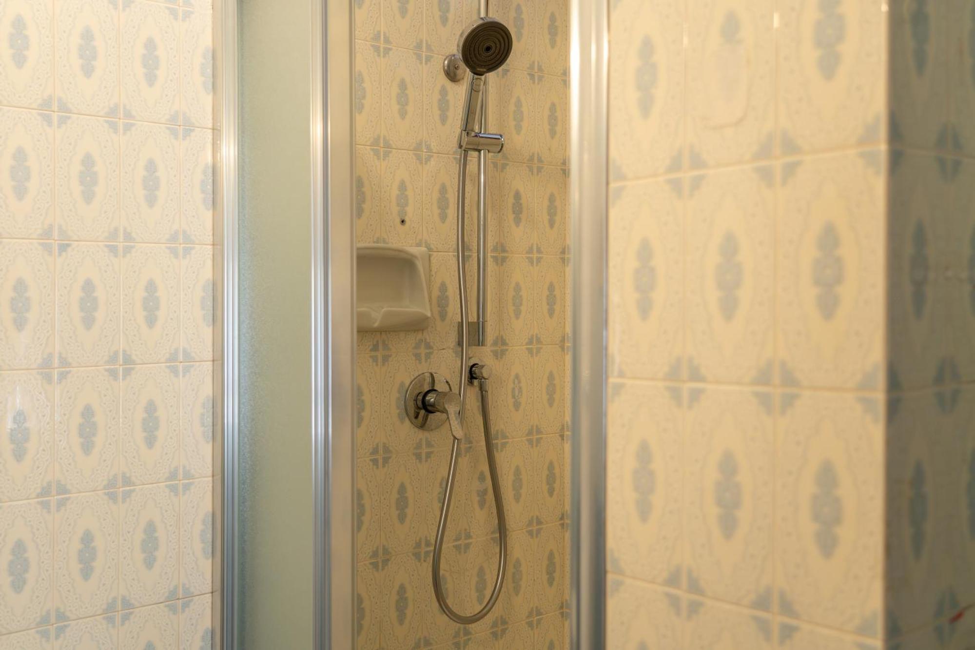 Quieta 6 - Renovated 70S Apartment - Italywego بيرودجا المظهر الخارجي الصورة