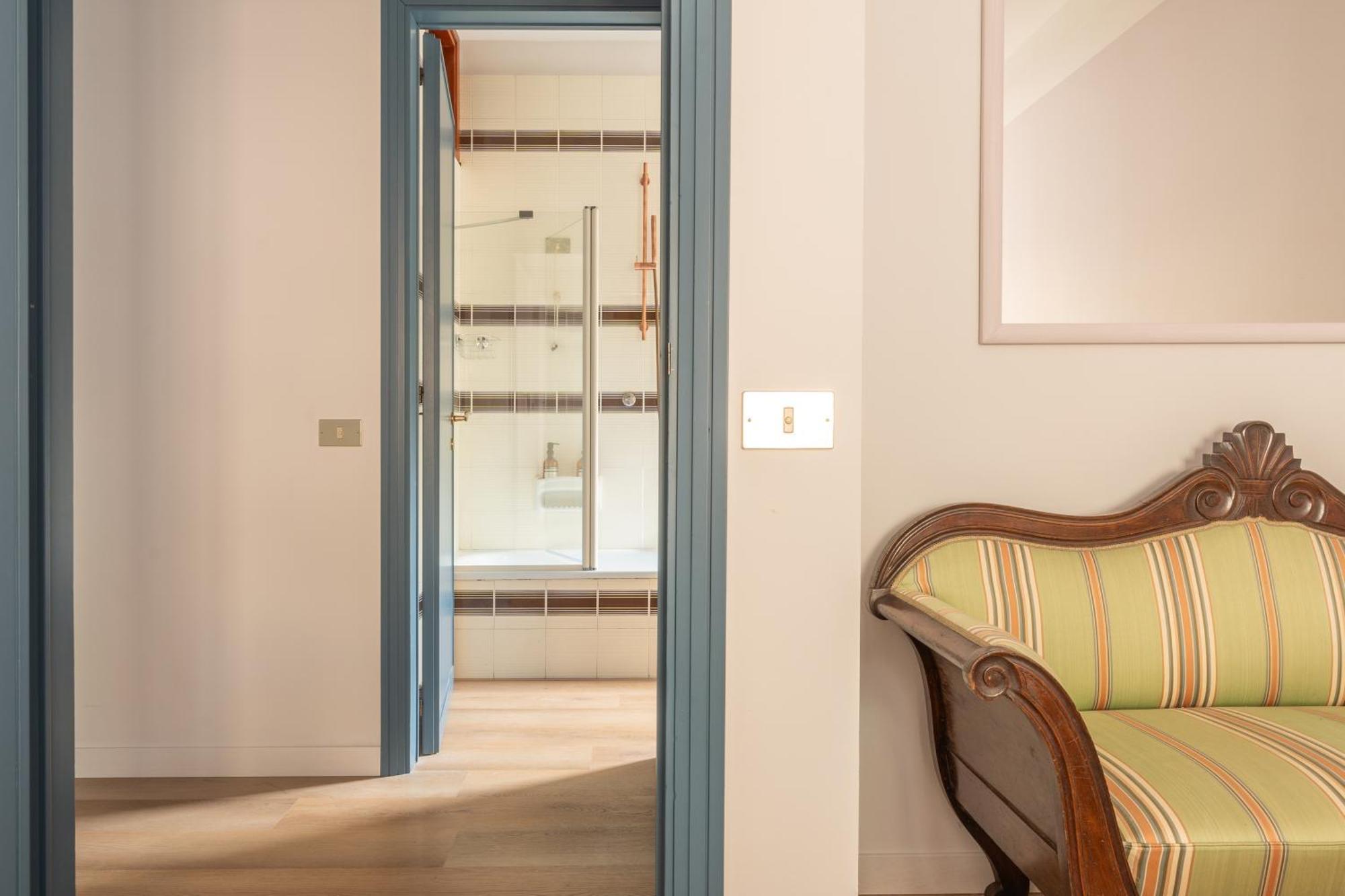 Quieta 6 - Renovated 70S Apartment - Italywego بيرودجا المظهر الخارجي الصورة